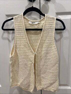 Astr Cream Open-Weave Knit Vest